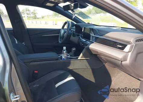 2025 Toyota Camry Se из США, поврежденный, VIN 4T1DBADK6SU510745